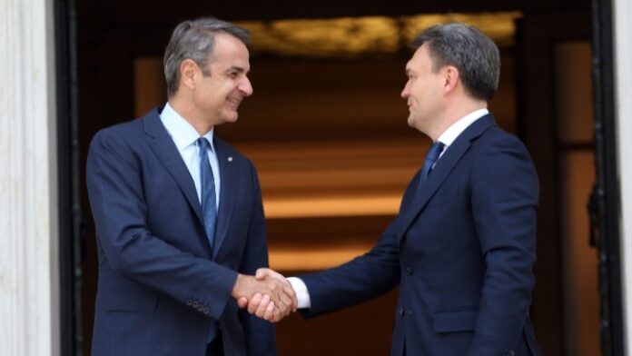 Ο Κυριάκος Μητσοτάκης με τον πρωθυπουργό της Μολδαβίας