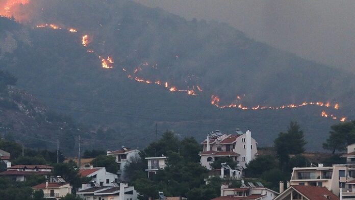 Η Αττική στις φλόγες