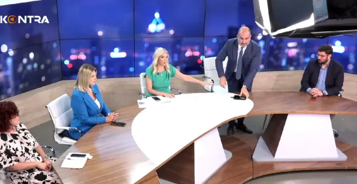 Αποχώρηση Μαρκόπουλου