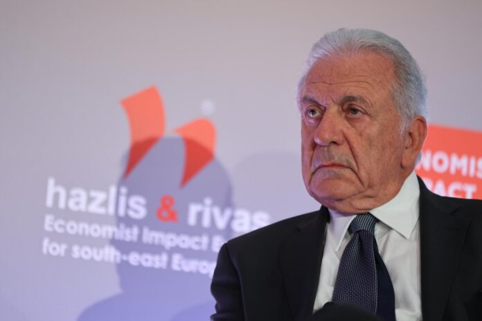 Ο Δημήτρης Αβραμόπουλος