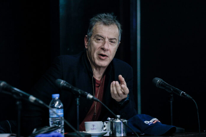 Ο Σταύρος Θεοδωράκης