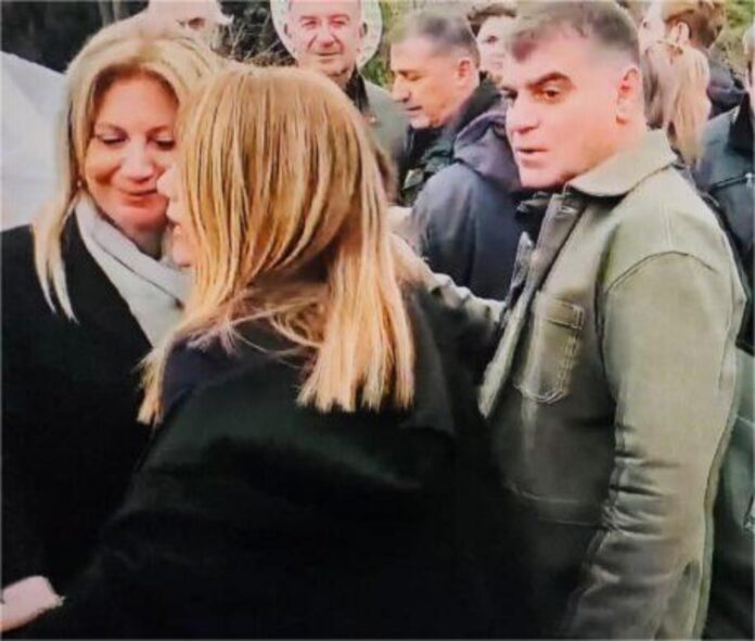 Βαξεβάνης και Καρυστιανού